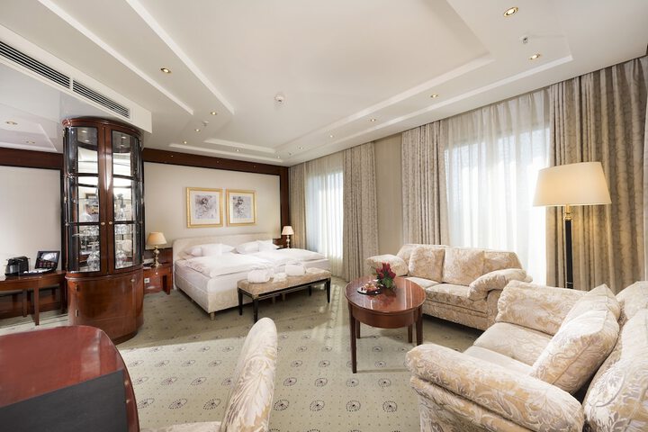 Room 31 of 164
