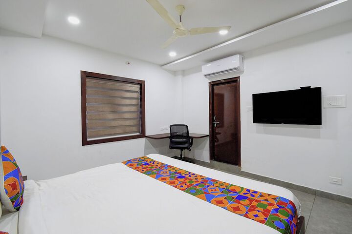 Room 9 of 39