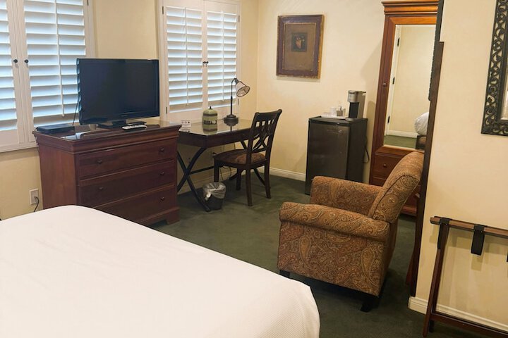 Room 33 of 81