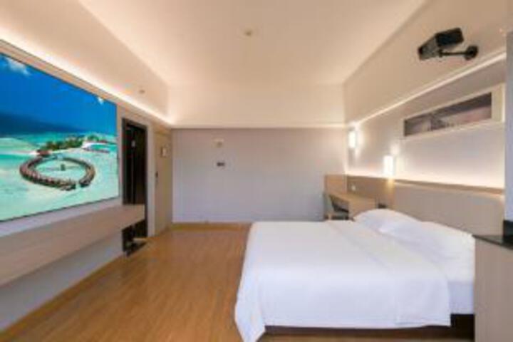 Room 22 of 23