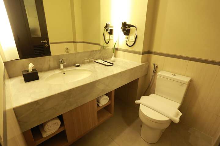 Room 14 of 24
