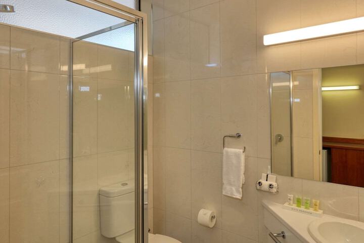 Room 105 of 138