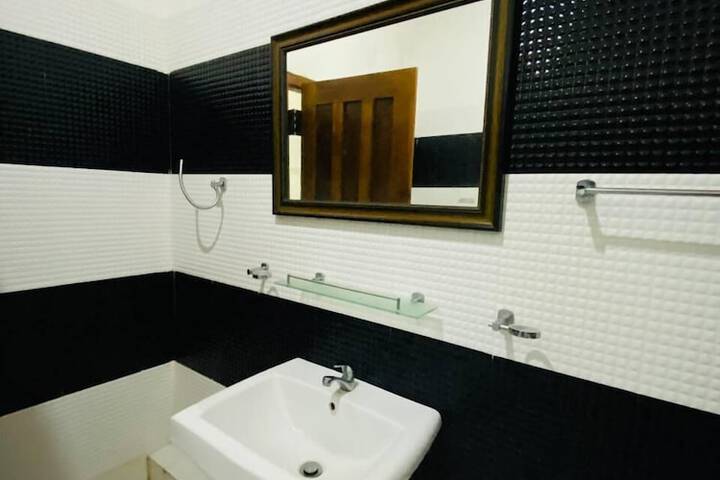 Room 19 of 32