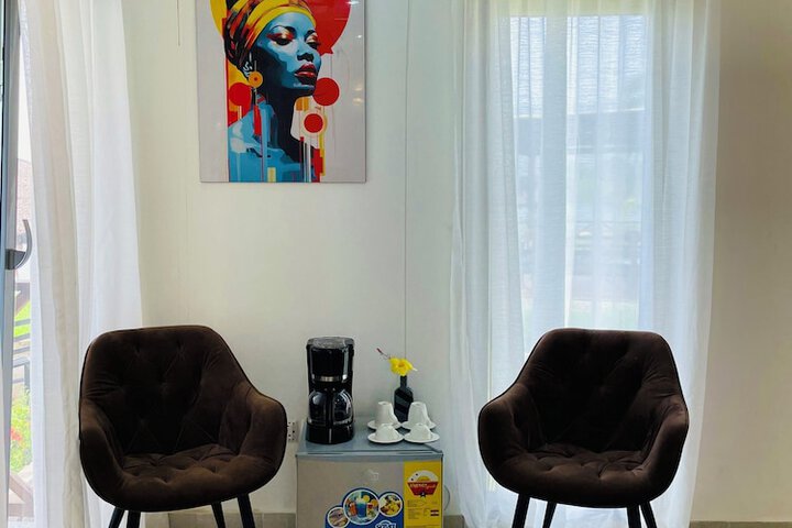 Room 23 of 166
