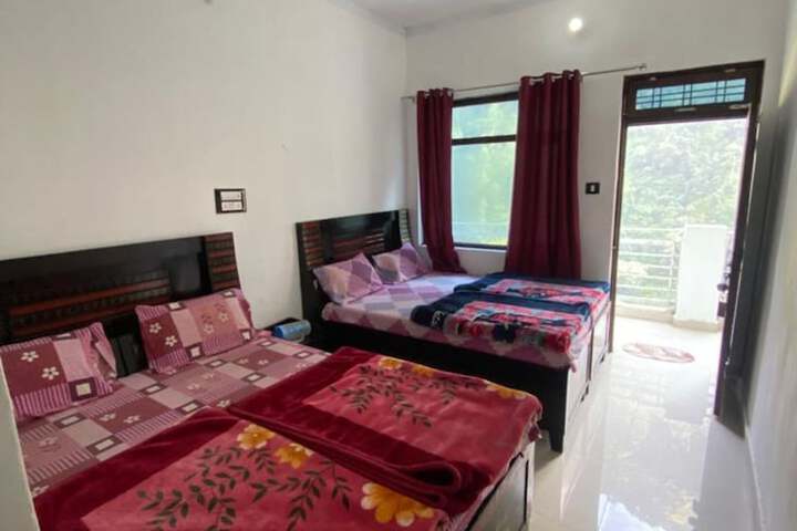 Room 4 of 15