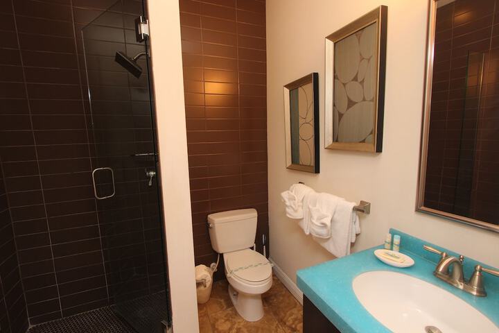 Room 105 of 159