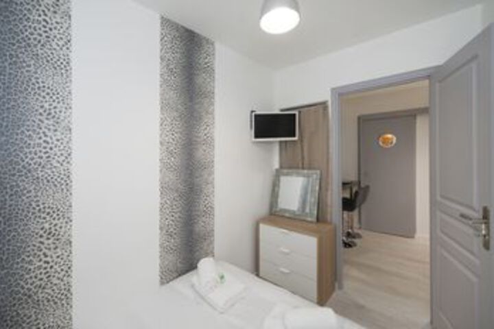 Room 38 of 97