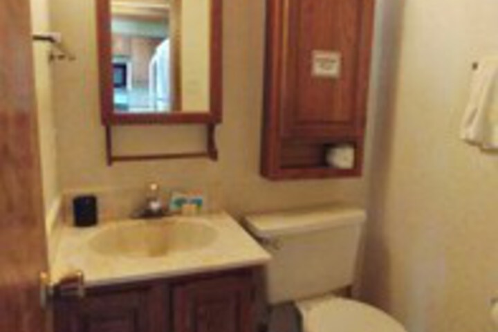 Room 4 of 17