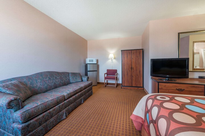 Room 7 of 17