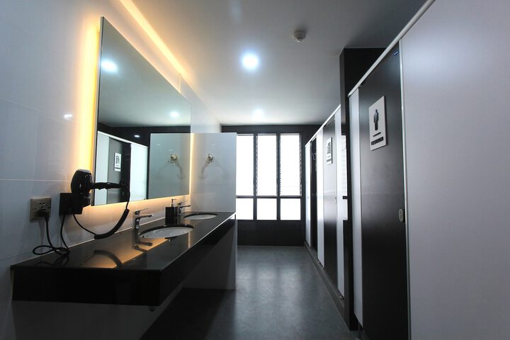 Room 50 of 74