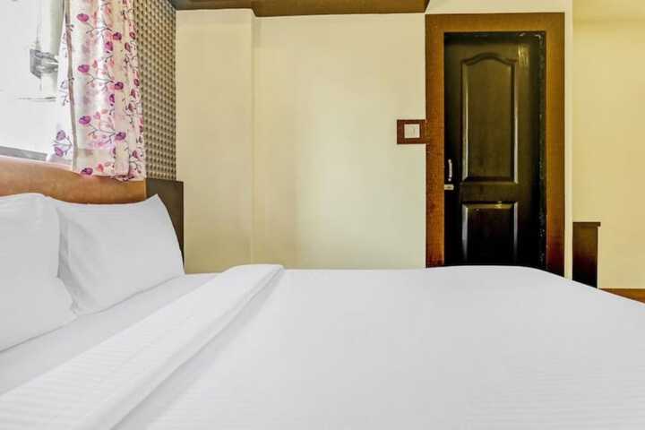 Room 3 of 10