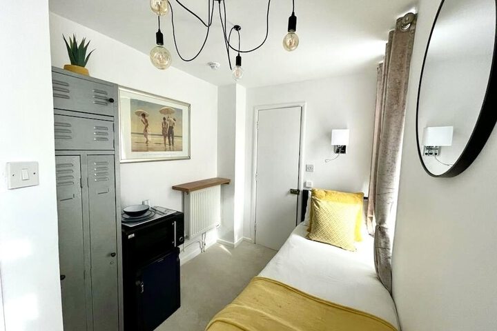 Room 14 of 34