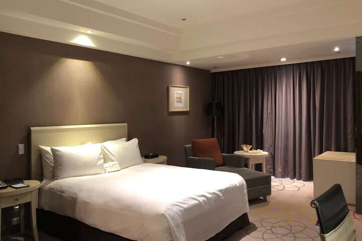 Room 14 of 50