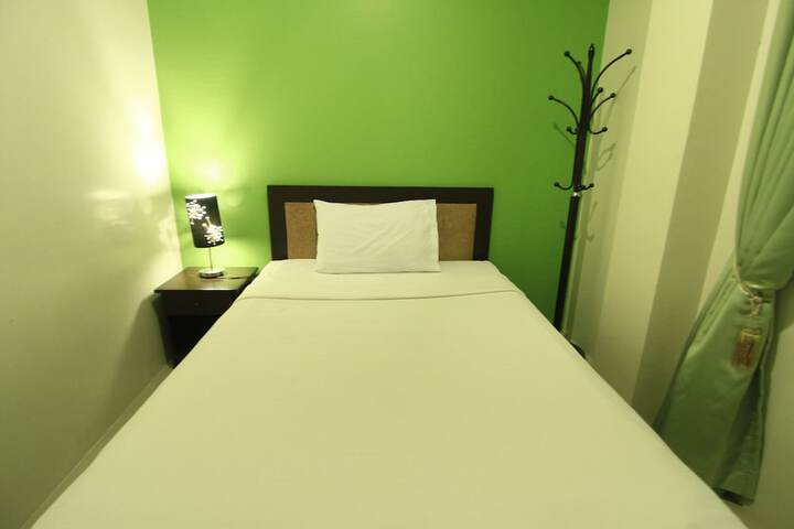 Room 2 of 10