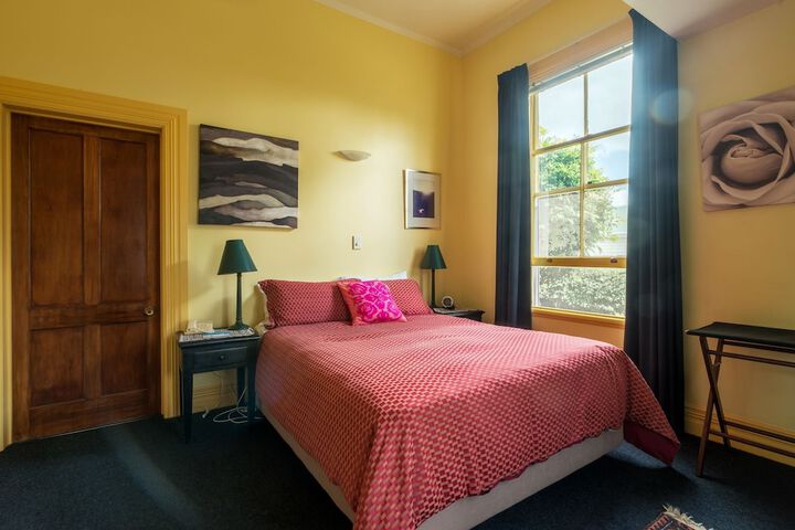 Room 12 of 80