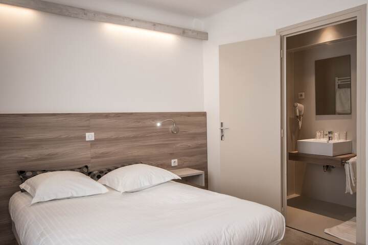 Room 10 of 39