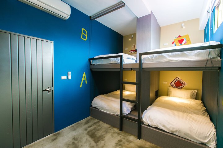 Room 6 of 43