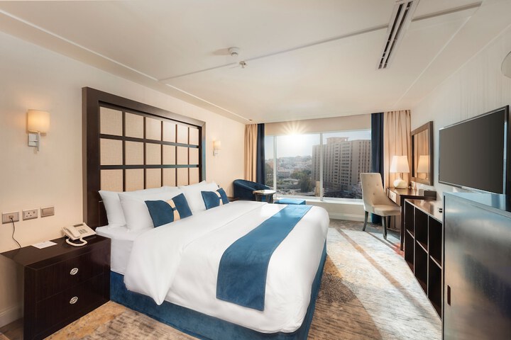 Room 8 of 37