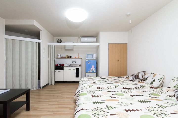 Room 4 of 9