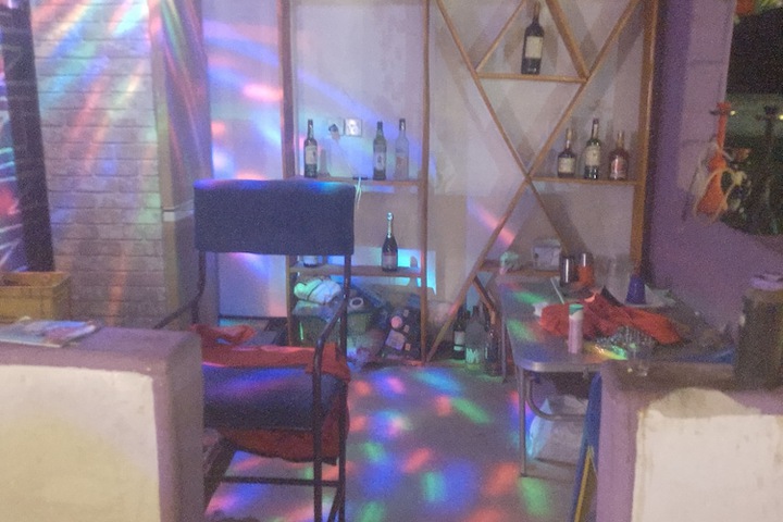 Lounge 28 of 42