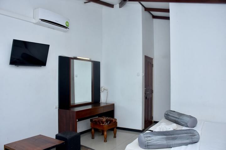 Room 35 of 51