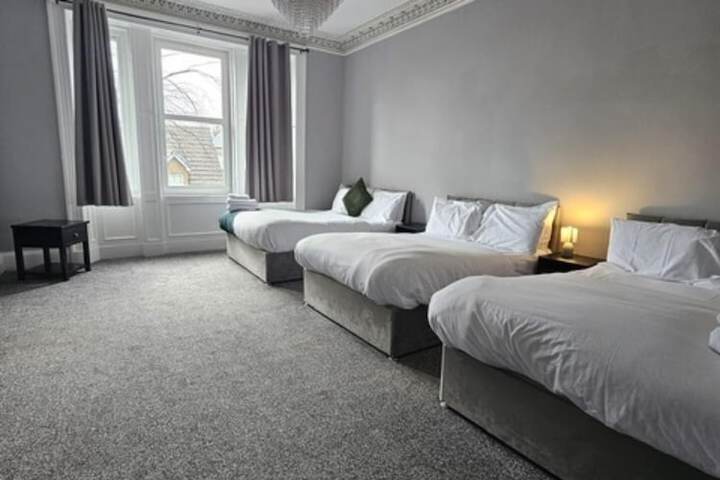 Room 16 of 38