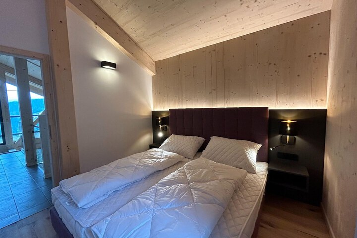 Room 4 of 39