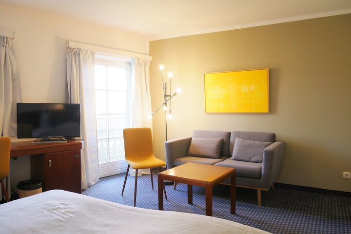 Room 16 of 35