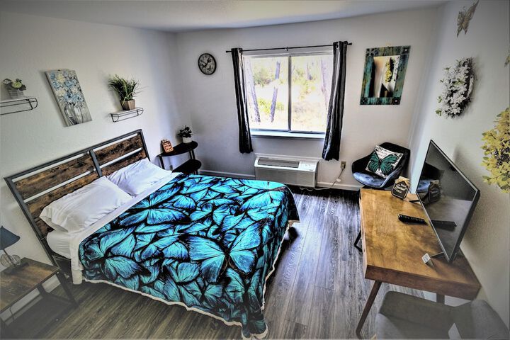1 Queen Bed (7 of 103)