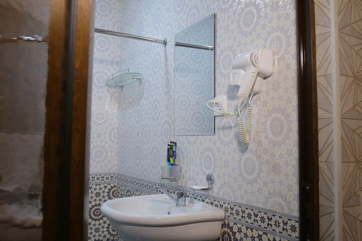Room 68 of 102