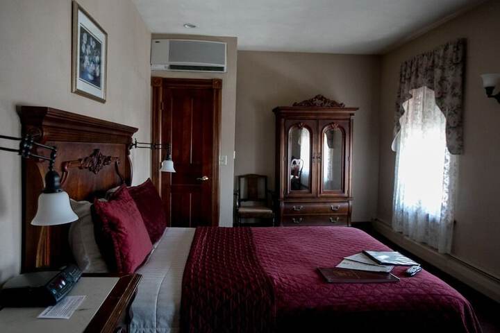 Room 10 of 29