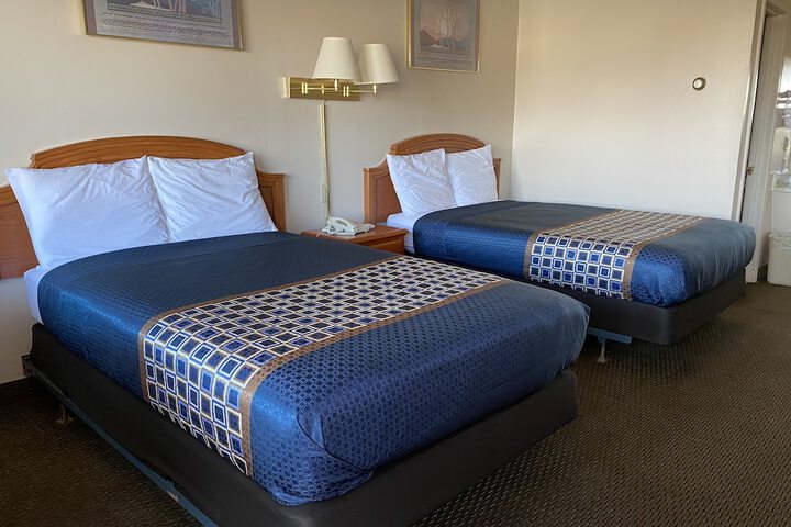 Room 13 of 20