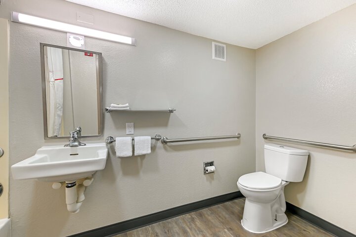 ADA Accessible Standard King (7 of 24)
