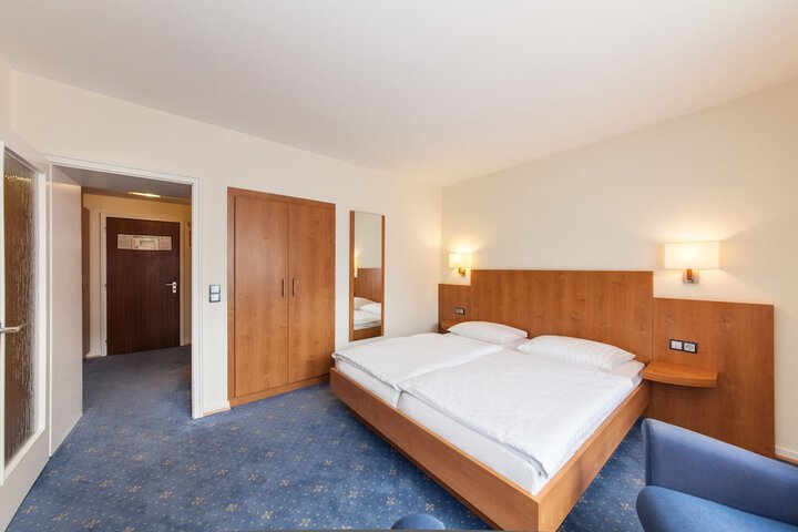 Room 5 of 35