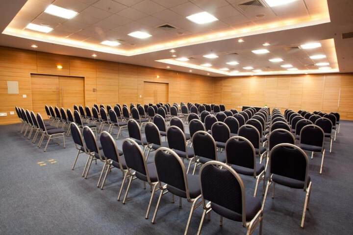 Ballroom/Hall 72 of 96