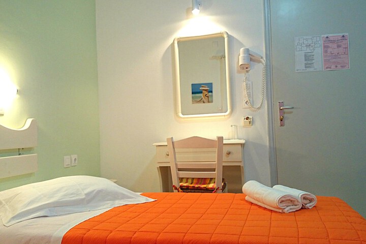 Room 18 of 33