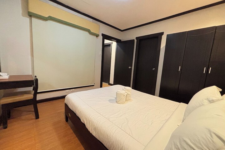 Room 37 of 61