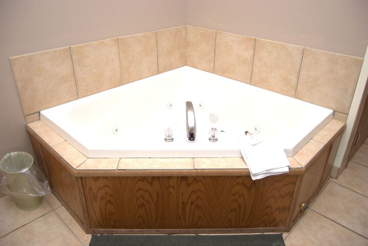 Hot Tub 24 of 59