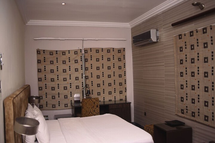 Room 12 of 45