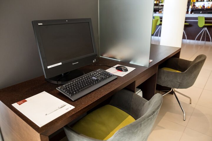 Business Center 74 of 83