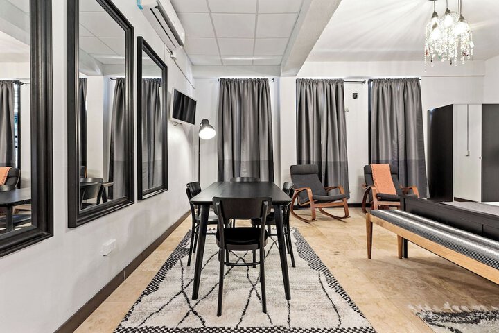 Room 25 of 68