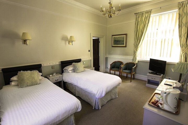 Room 3 of 63