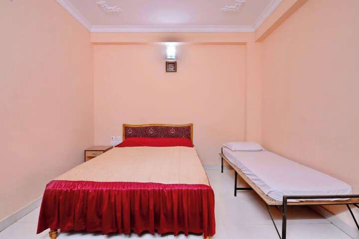 Room 9 of 17