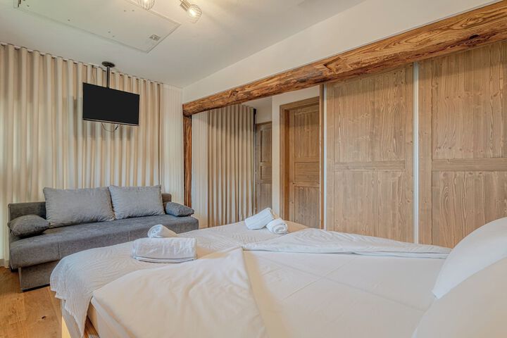 Room 4 of 31