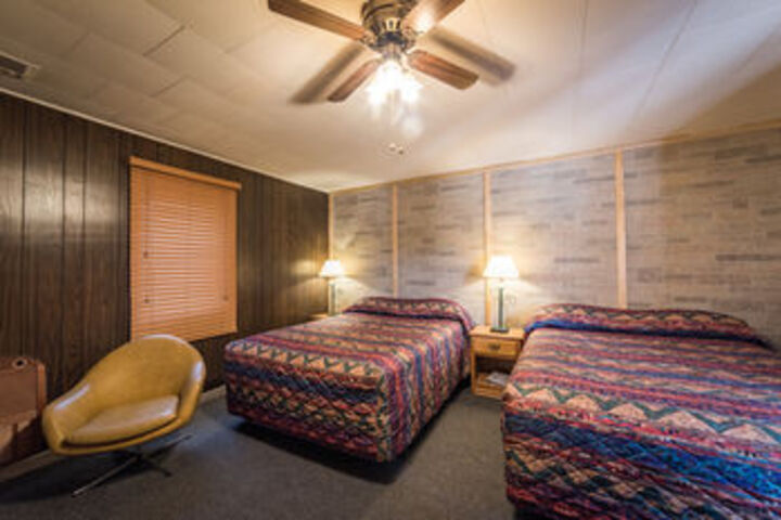 Room 40 of 48