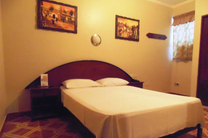Room 9 of 28
