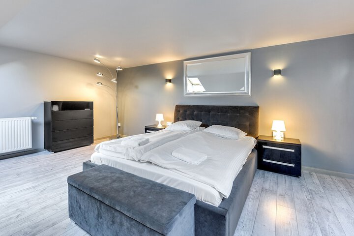Room 40 of 183