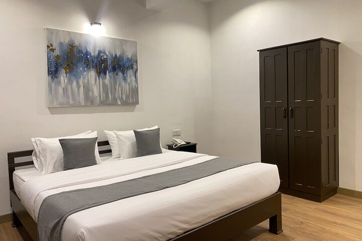 Room 5 of 29