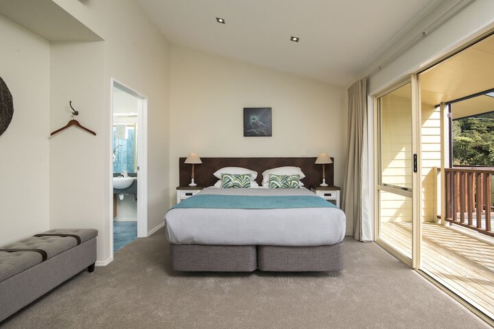 Room 10 of 34