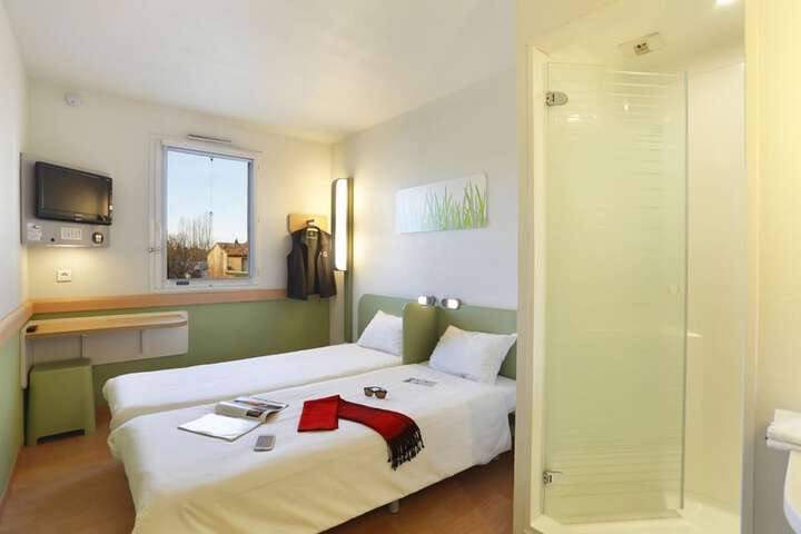 Room 8 of 24